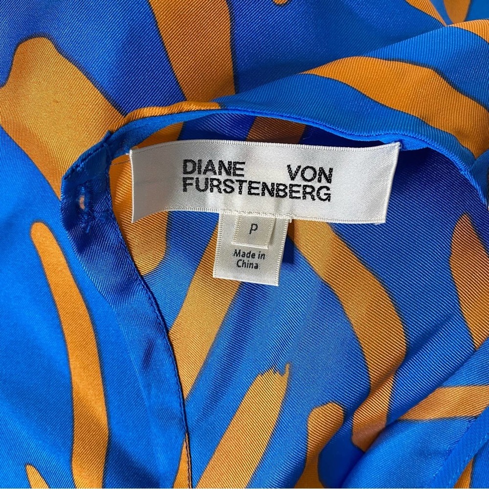 Diane Von Furstenberg Silk Print Asymmetrical Sleeveless Tank Top - Picture 4 of 5